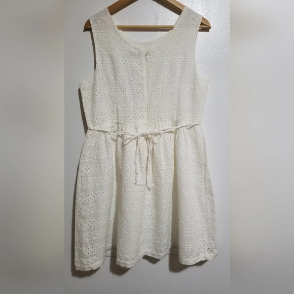 New Look sleeveless summer dress - Picture 2 of 3